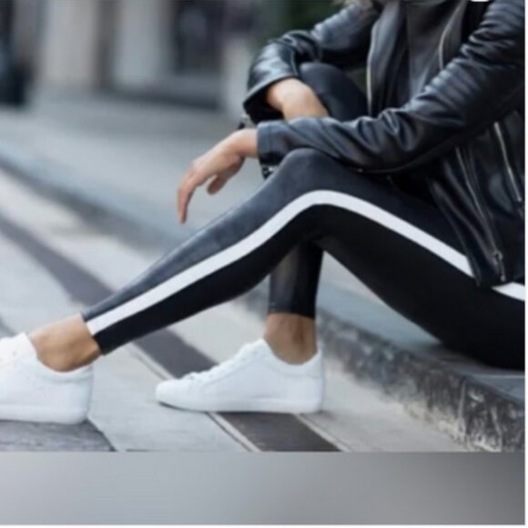 NWT SPANX Tuxedo-Stripe Faux-Leather Leggings - Picture 2 of 9